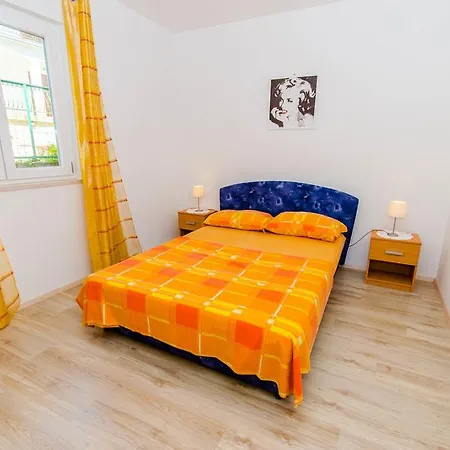 Helli Trogir