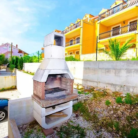 Helli Apartmán *